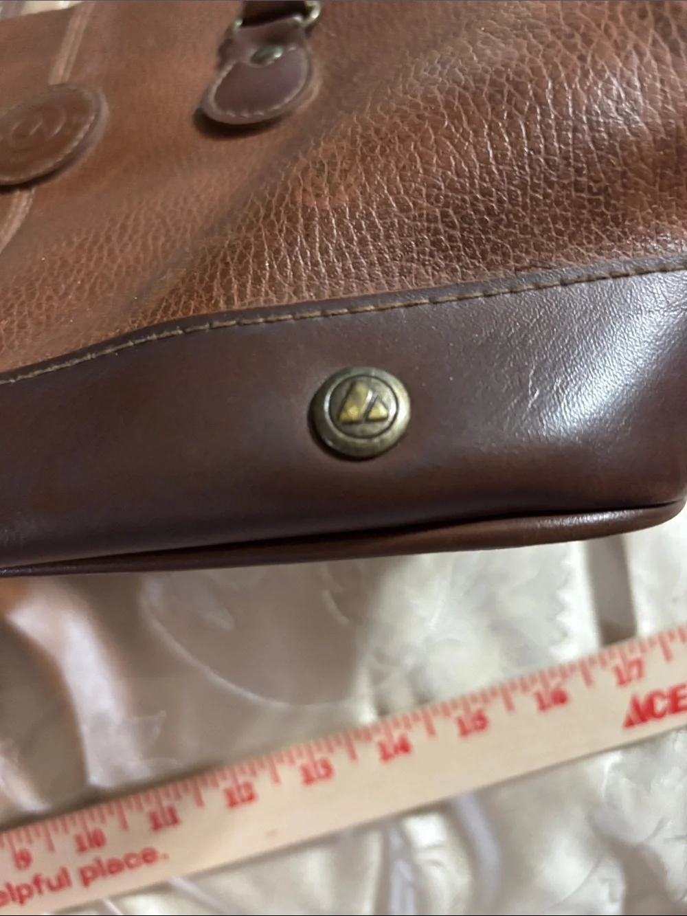 Liz Claiborne classic pebbled